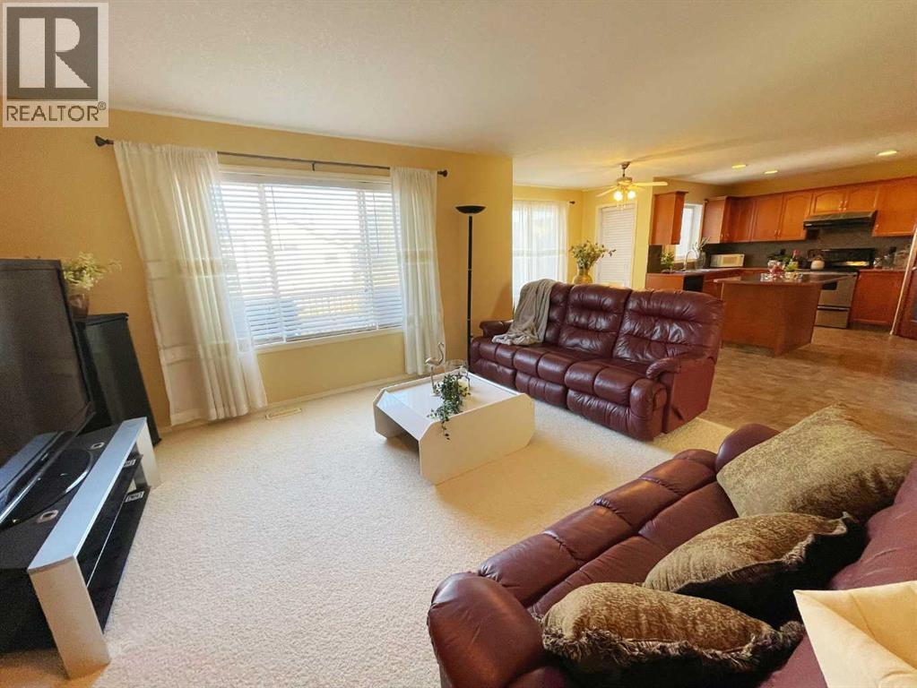 221 Coulee Creek Manor, Lethbridge, Alberta  T1K 8B9 - Photo 6 - A2265550