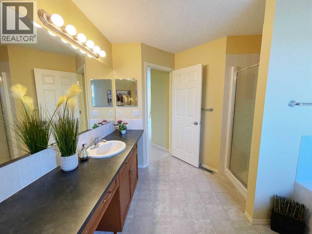 221 Coulee Creek Manor, Lethbridge, Alberta  T1K 8B9 - Photo 23 - A2265550