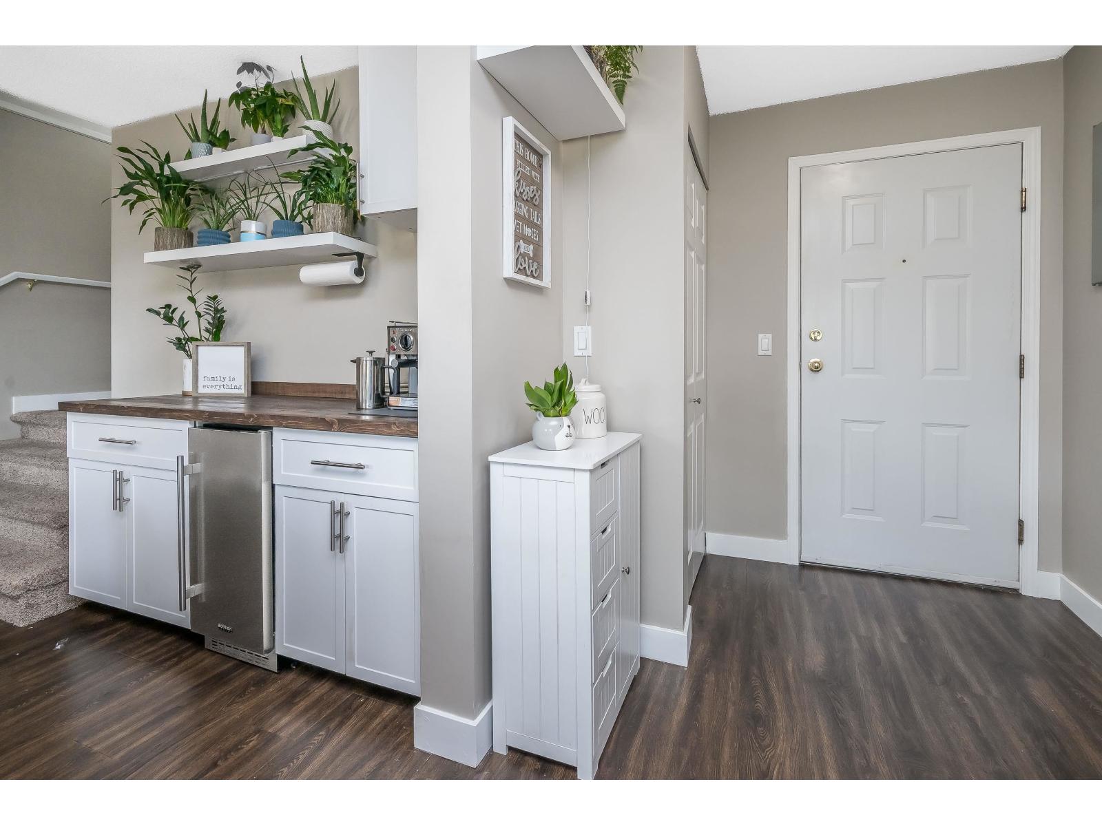 205 19953 55a Avenue, Langley, British Columbia  V3A 3X4 - Photo 2 - R3047026