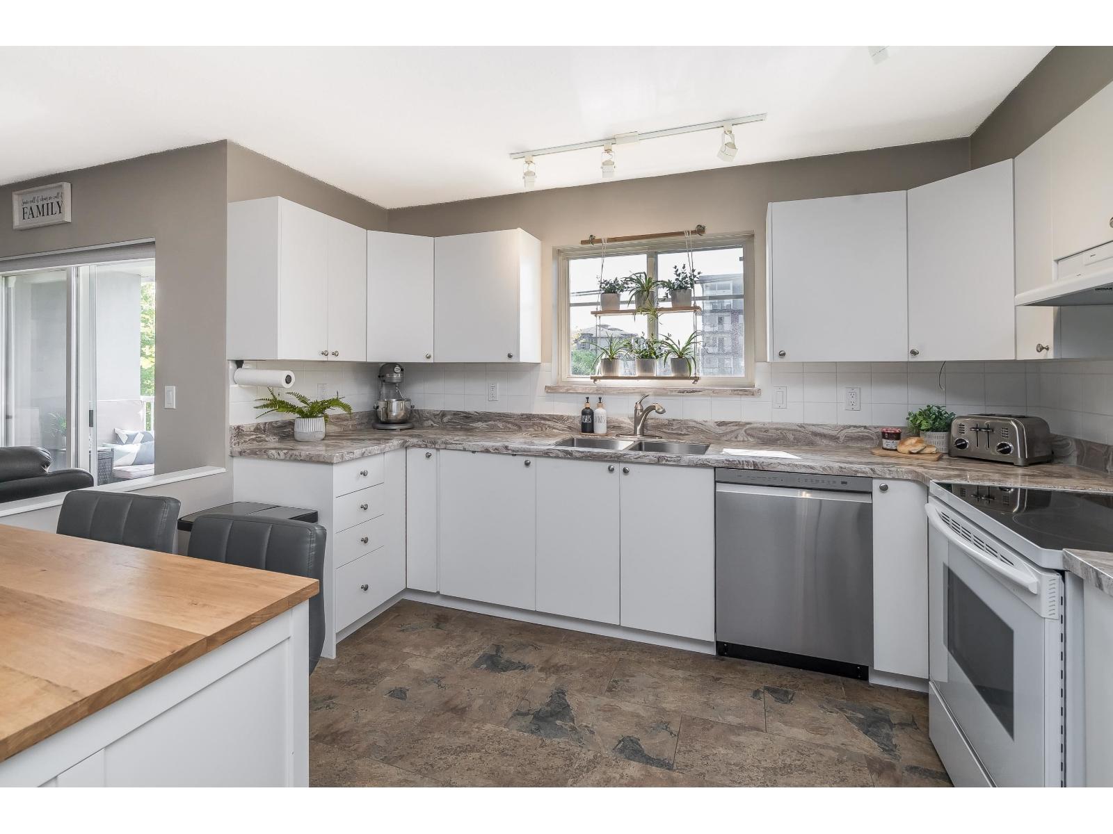 205 19953 55a Avenue, Langley, British Columbia  V3A 3X4 - Photo 8 - R3047026