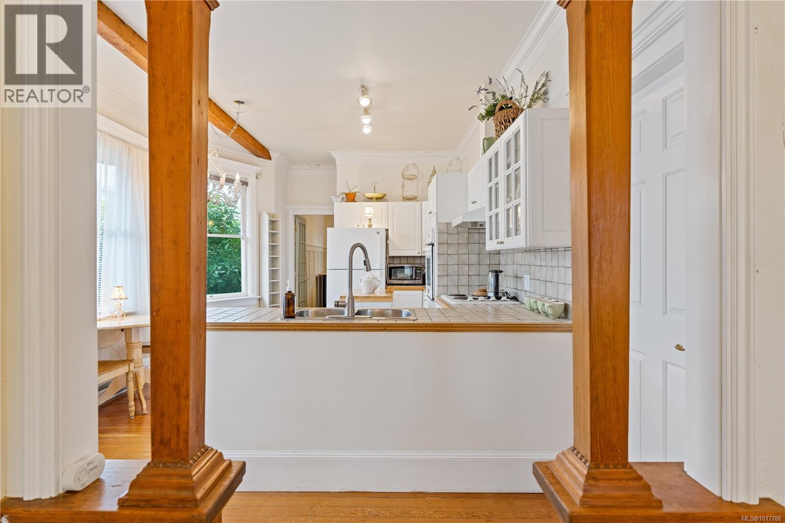 101 1120 Richardson St, Victoria, British Columbia  V8V 3C8 - Photo 8 - 1017788