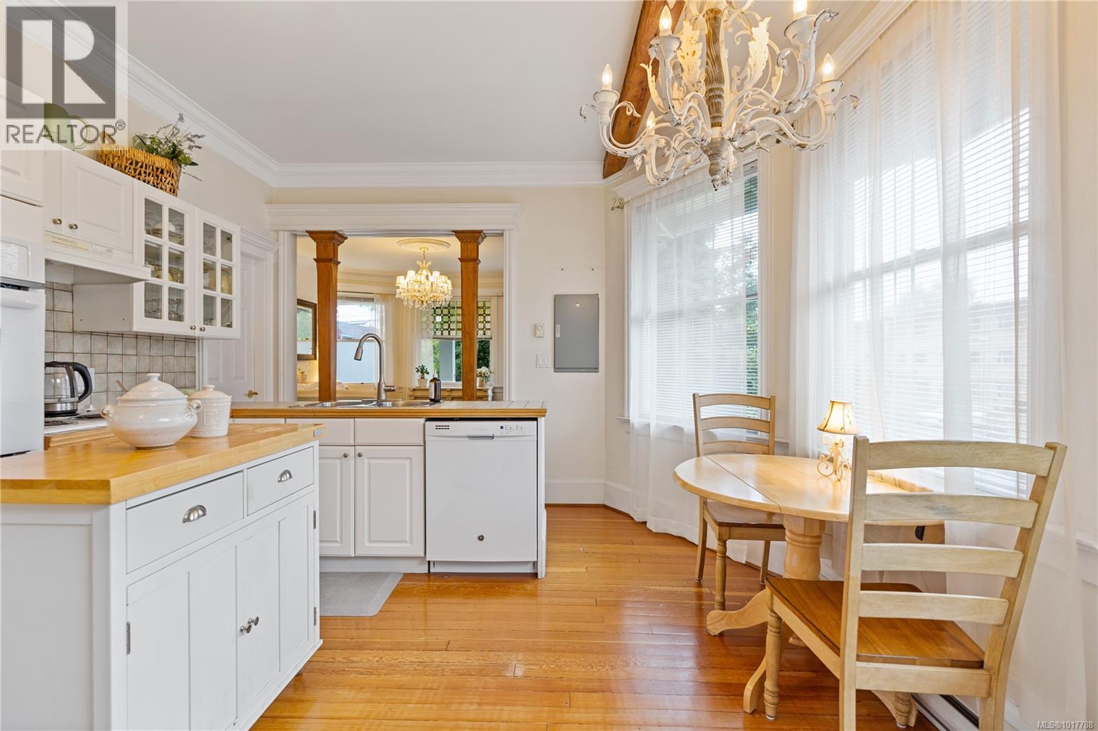 101 1120 Richardson St, Victoria, British Columbia  V8V 3C8 - Photo 12 - 1017788