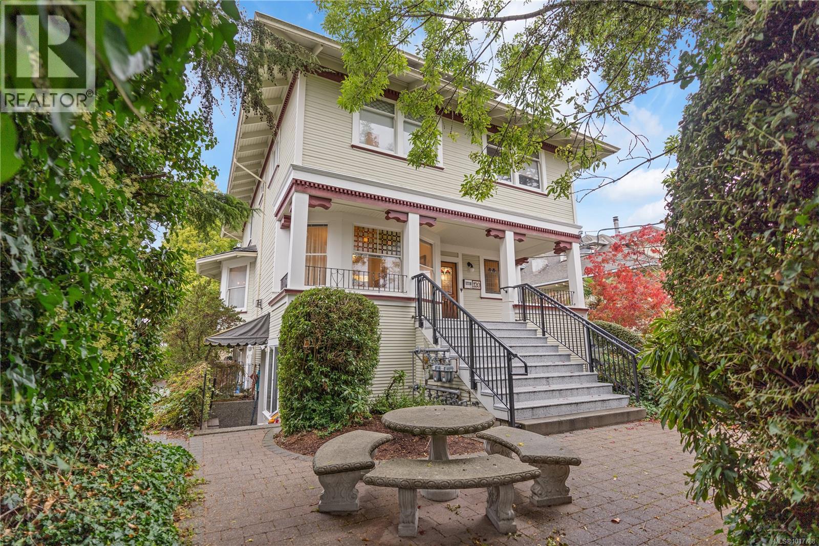 101 1120 Richardson St, Victoria, British Columbia