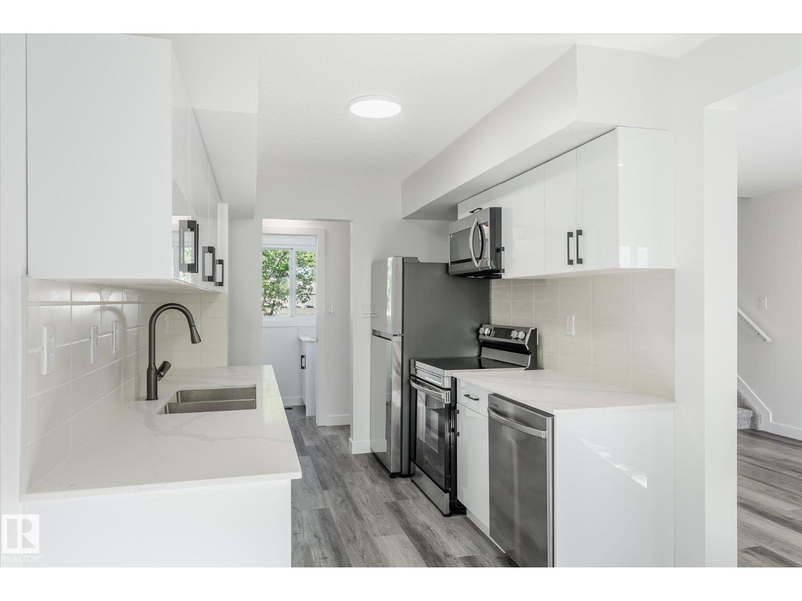 199 Centennial Ct Nw, Edmonton, Alberta  T5P 4H5 - Photo 11 - E4463041