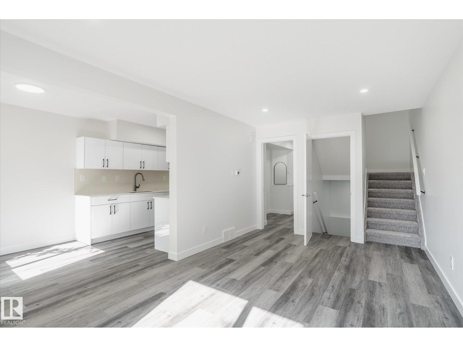 199 Centennial Ct Nw, Edmonton, Alberta  T5P 4H5 - Photo 12 - E4463041