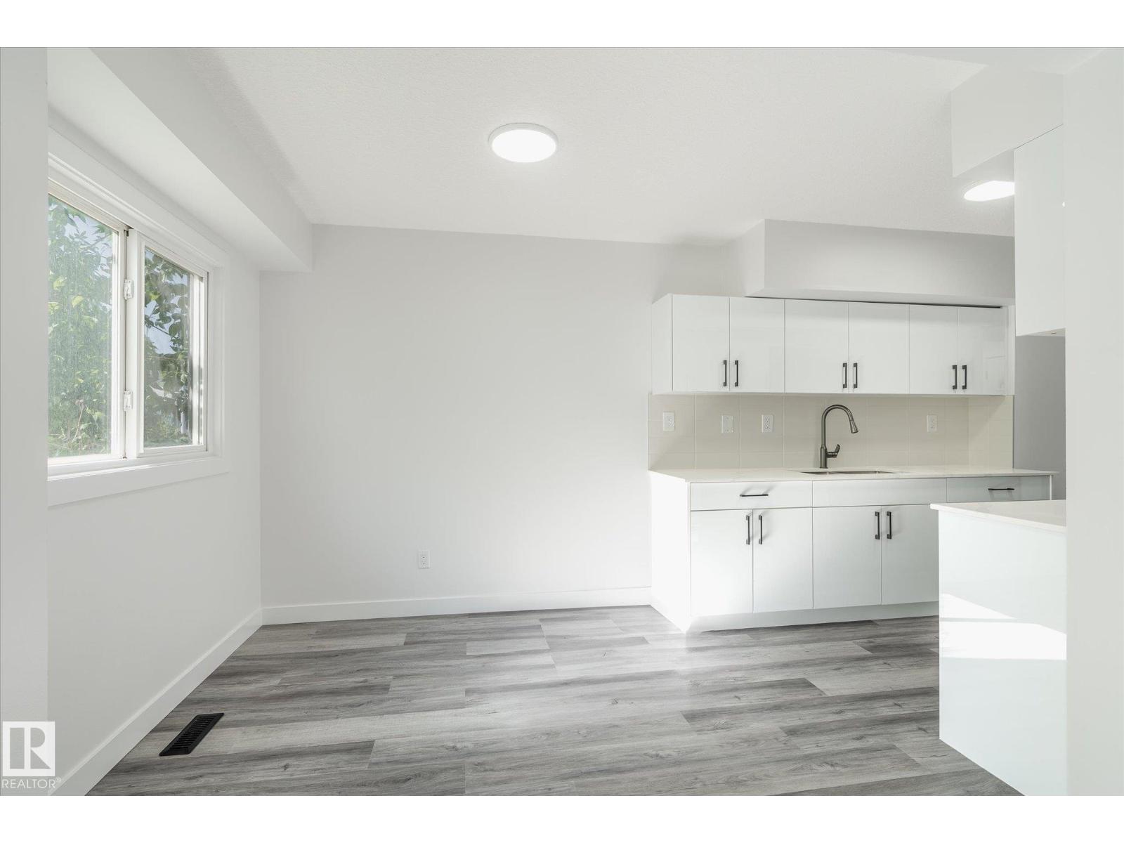 199 Centennial Ct Nw, Edmonton, Alberta  T5P 4H5 - Photo 7 - E4463041