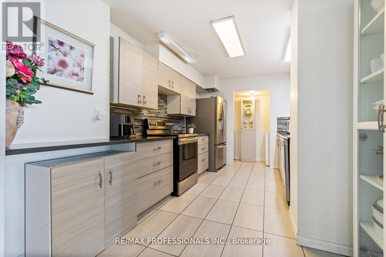 1104 - 33 Elmhurst Avenue, Toronto (Lansing-Westgate), Ontario  M2N 6G8 - Photo 10 - C12475571