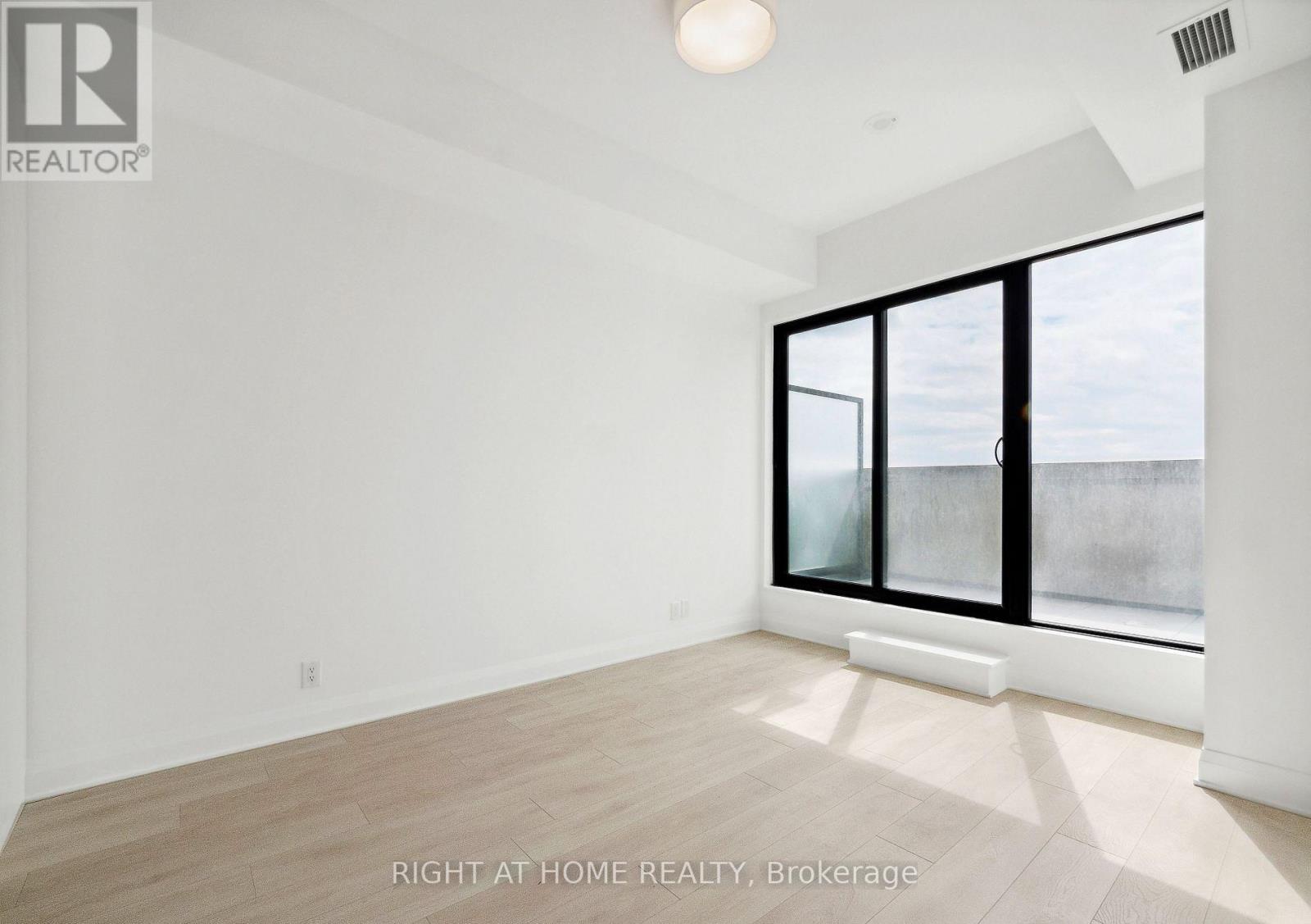 703 - 33 Frederick Todd Way N, Toronto, Ontario  M4G 2L2 - Photo 10 - C12475658