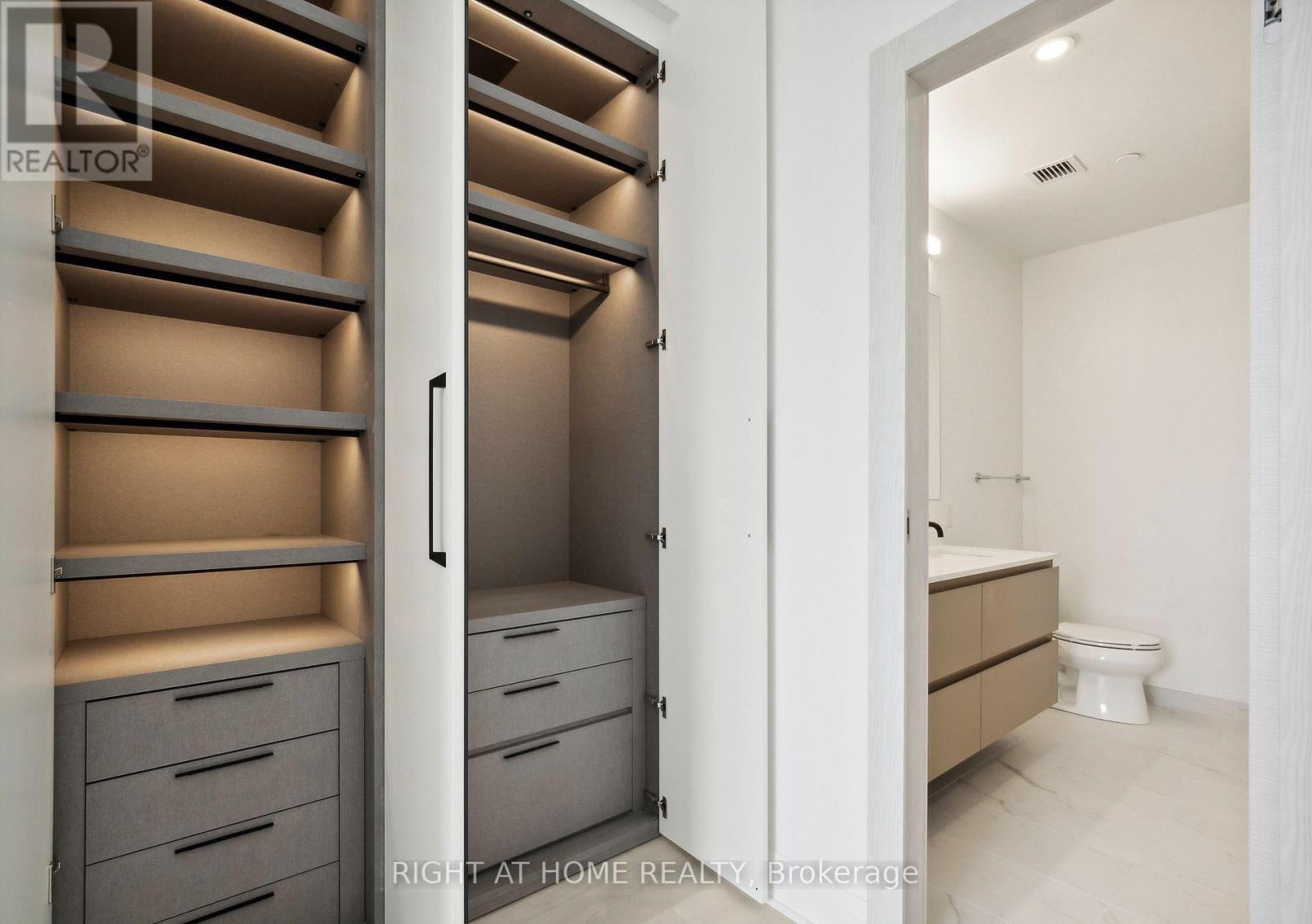 703 - 33 Frederick Todd Way N, Toronto, Ontario  M4G 2L2 - Photo 15 - C12475658