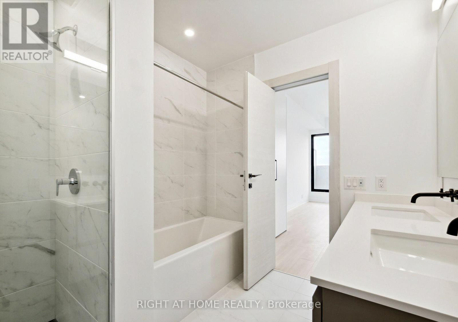 703 - 33 Frederick Todd Way N, Toronto, Ontario  M4G 2L2 - Photo 18 - C12475658