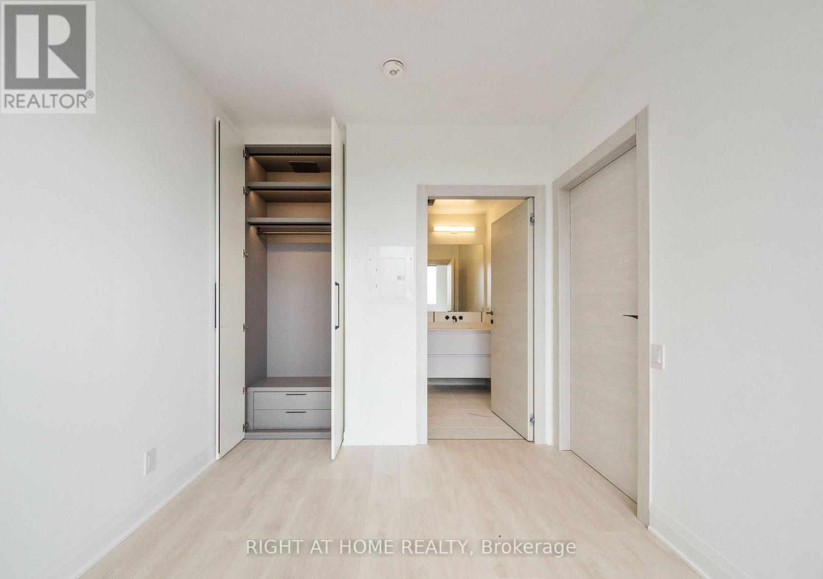 703 - 33 Frederick Todd Way N, Toronto, Ontario  M4G 2L2 - Photo 22 - C12475658