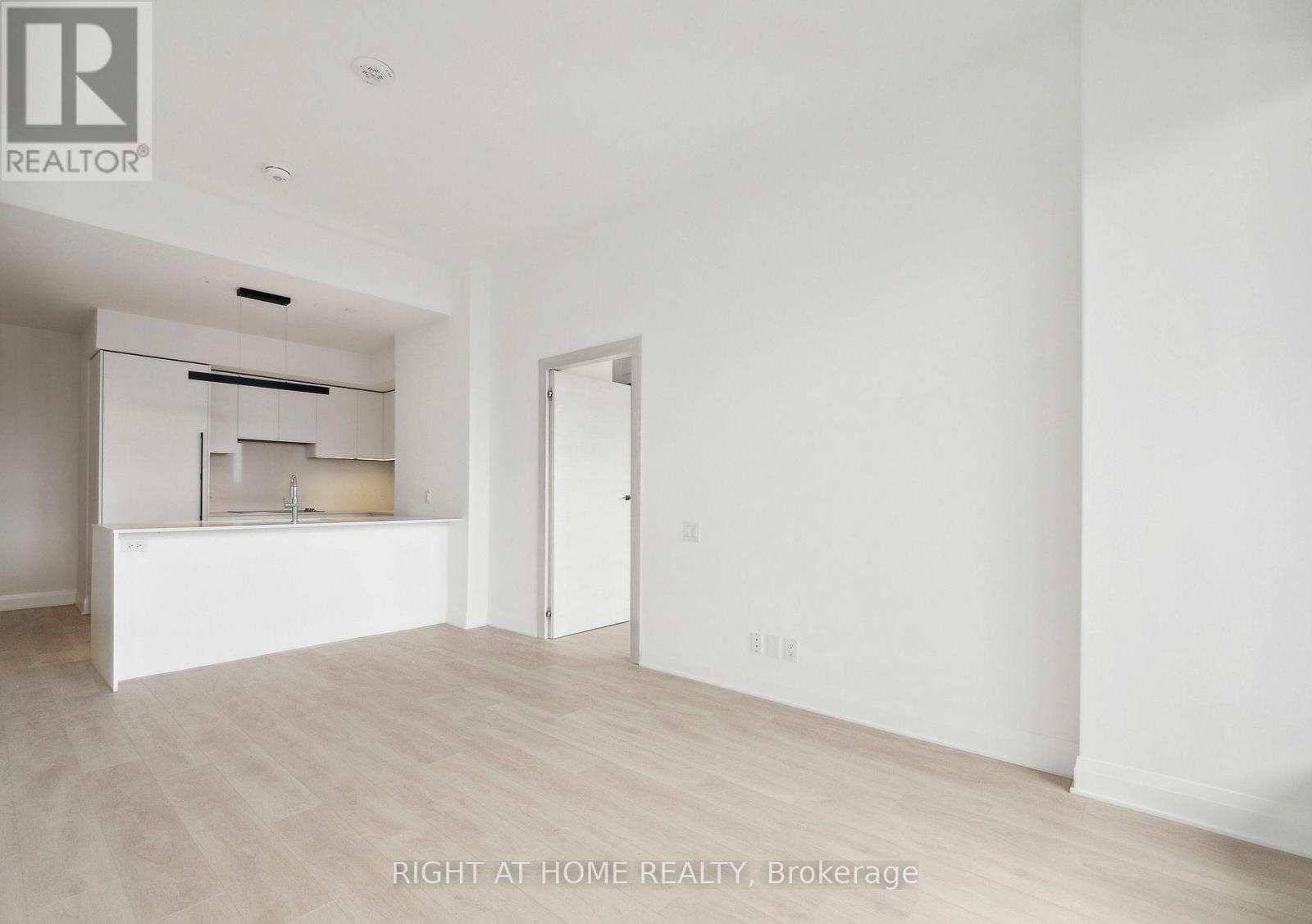 703 - 33 Frederick Todd Way N, Toronto, Ontario  M4G 2L2 - Photo 8 - C12475658