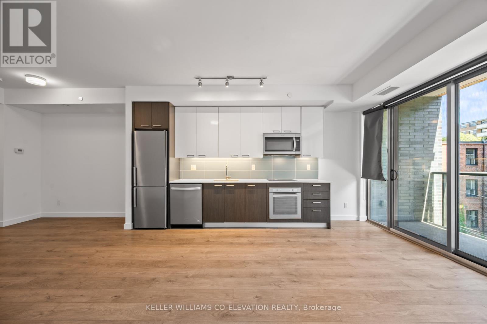 302 - 109 Vaughan Road, Toronto, Ontario  M6C 0B1 - Photo 4 - C12475712