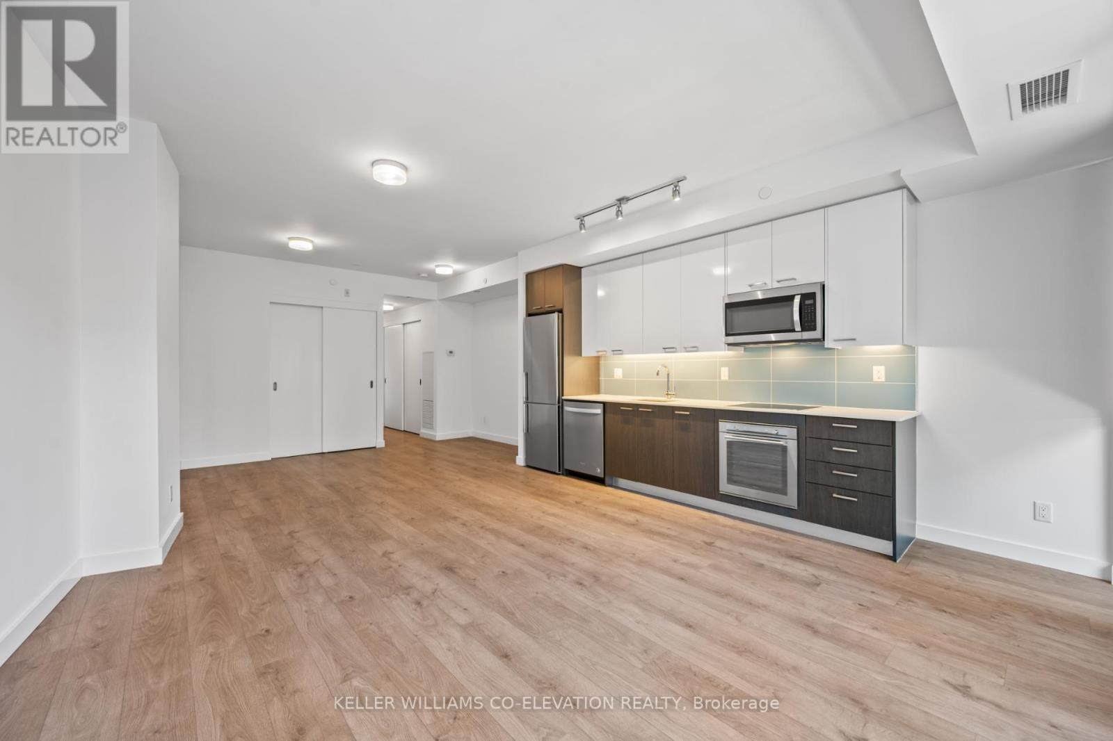302 - 109 Vaughan Road, Toronto, Ontario  M6C 0B1 - Photo 5 - C12475712