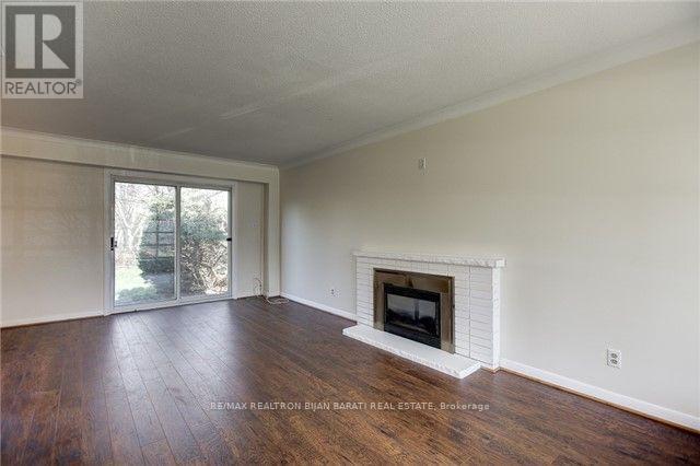 6 Greenyards Drive, Toronto (Newtonbrook East), Ontario  M2M 2R6 - Photo 4 - C12475742