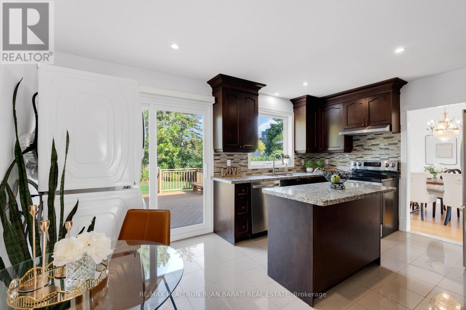 38 Whittaker Crescent, Toronto (Bayview Village), Ontario  M2K 1K8 - Photo 11 - C12475788