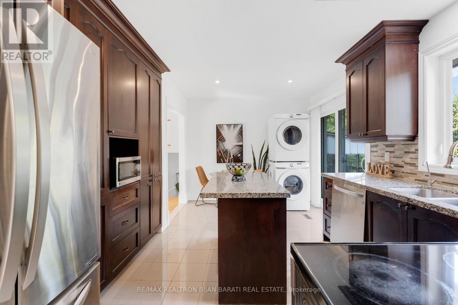 38 Whittaker Crescent, Toronto (Bayview Village), Ontario  M2K 1K8 - Photo 12 - C12475788