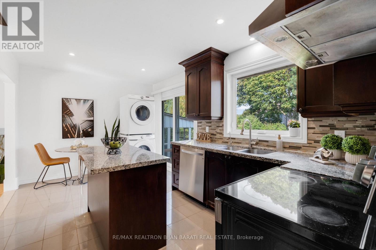 38 Whittaker Crescent, Toronto (Bayview Village), Ontario  M2K 1K8 - Photo 13 - C12475788
