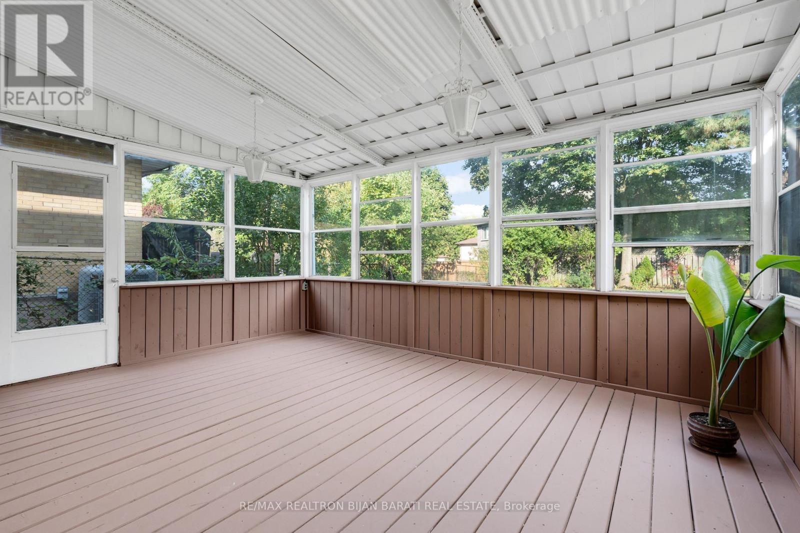 38 Whittaker Crescent, Toronto (Bayview Village), Ontario  M2K 1K8 - Photo 20 - C12475788