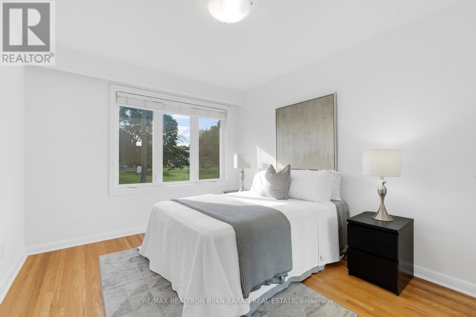 38 Whittaker Crescent, Toronto (Bayview Village), Ontario  M2K 1K8 - Photo 22 - C12475788