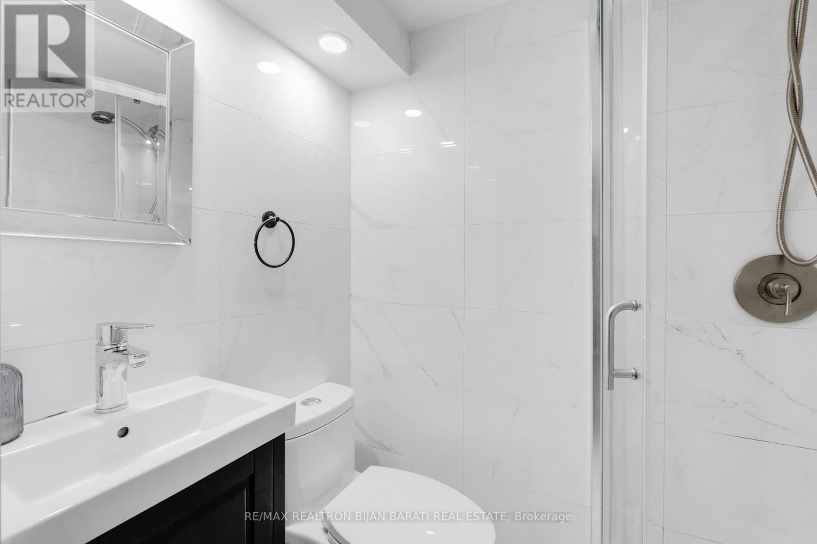 38 Whittaker Crescent, Toronto (Bayview Village), Ontario  M2K 1K8 - Photo 33 - C12475788