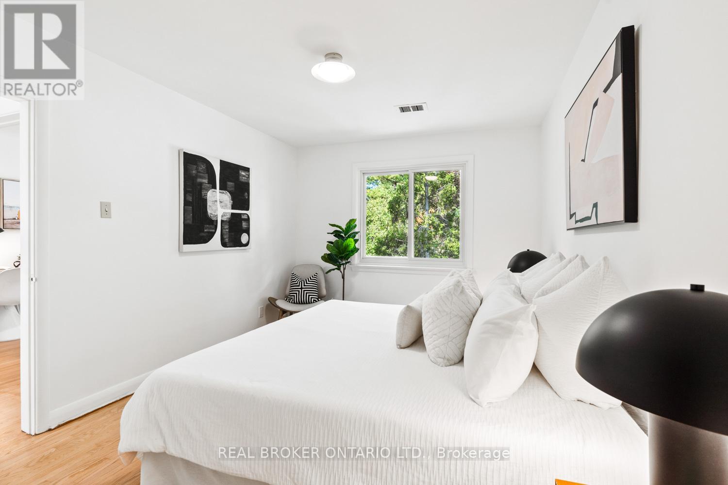 29 Veery Place, Toronto (Banbury-Don Mills), Ontario  M3C 2C9 - Photo 13 - C12475818