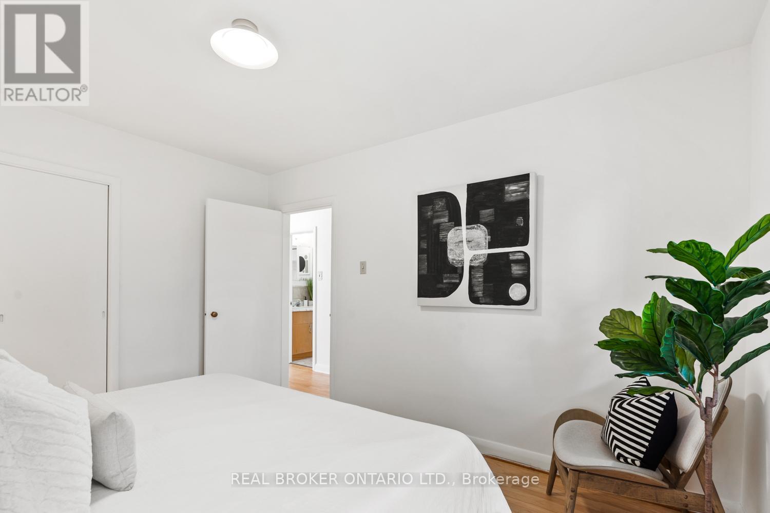 29 Veery Place, Toronto (Banbury-Don Mills), Ontario  M3C 2C9 - Photo 14 - C12475818