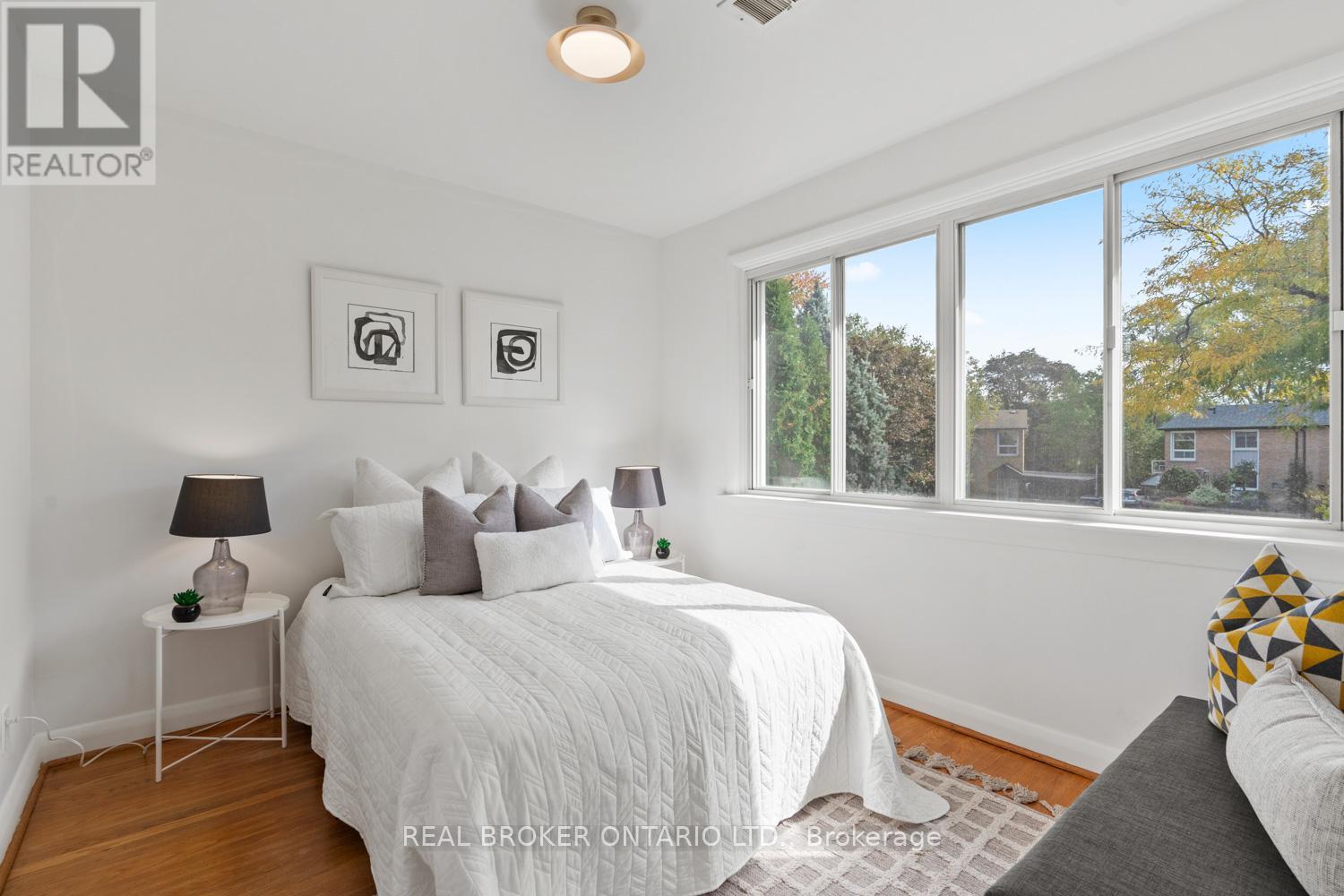29 Veery Place, Toronto (Banbury-Don Mills), Ontario  M3C 2C9 - Photo 15 - C12475818