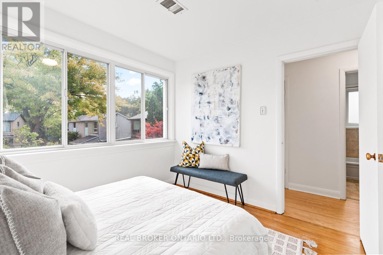 29 Veery Place, Toronto (Banbury-Don Mills), Ontario  M3C 2C9 - Photo 16 - C12475818