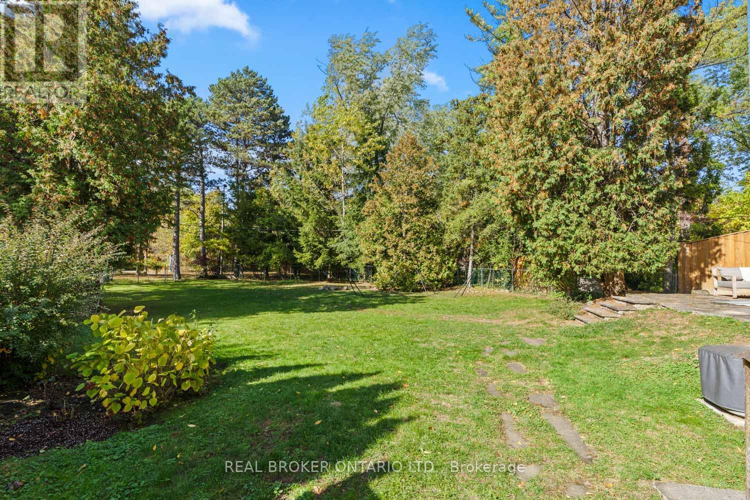 29 Veery Place, Toronto (Banbury-Don Mills), Ontario  M3C 2C9 - Photo 28 - C12475818