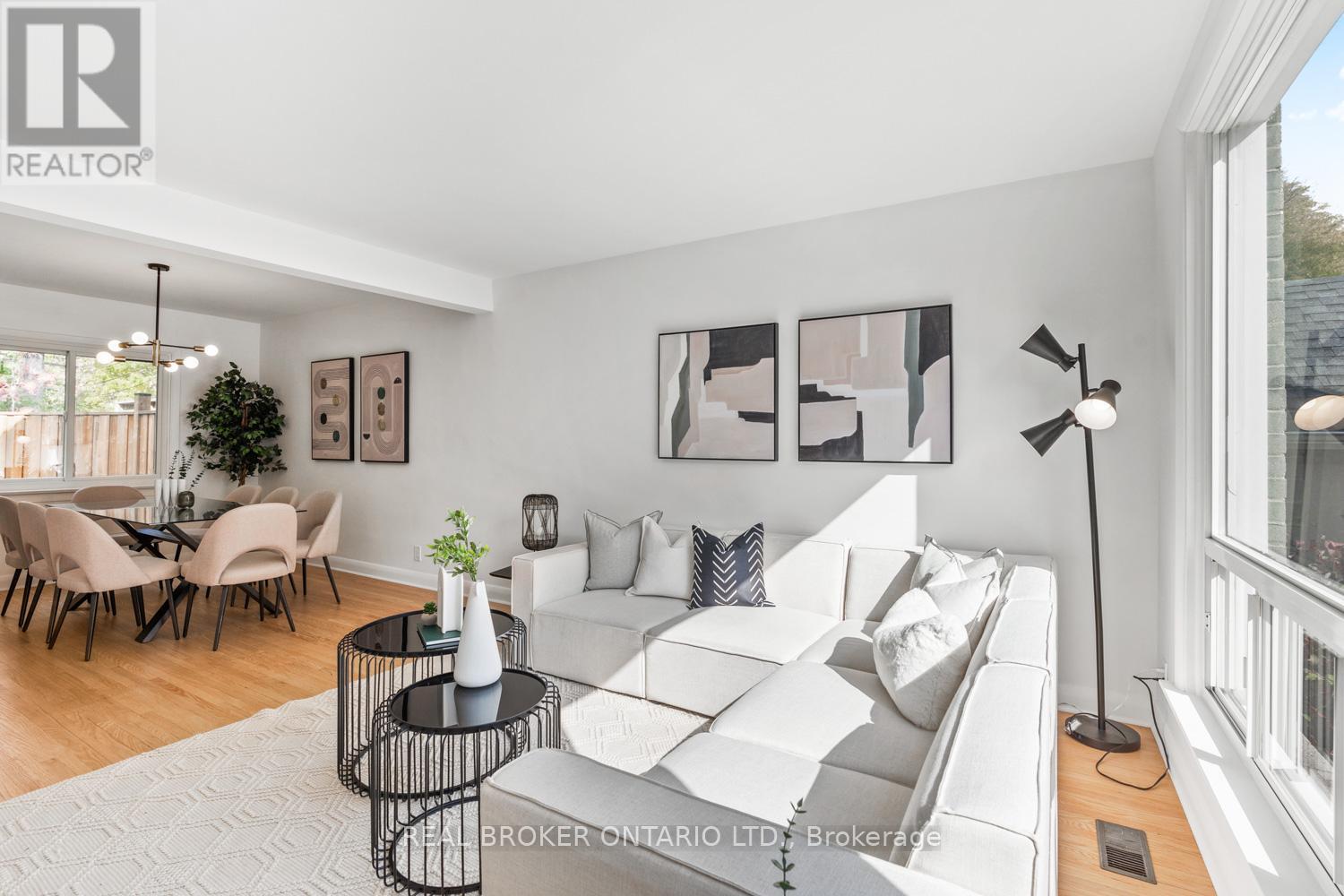 29 Veery Place, Toronto (Banbury-Don Mills), Ontario  M3C 2C9 - Photo 5 - C12475818