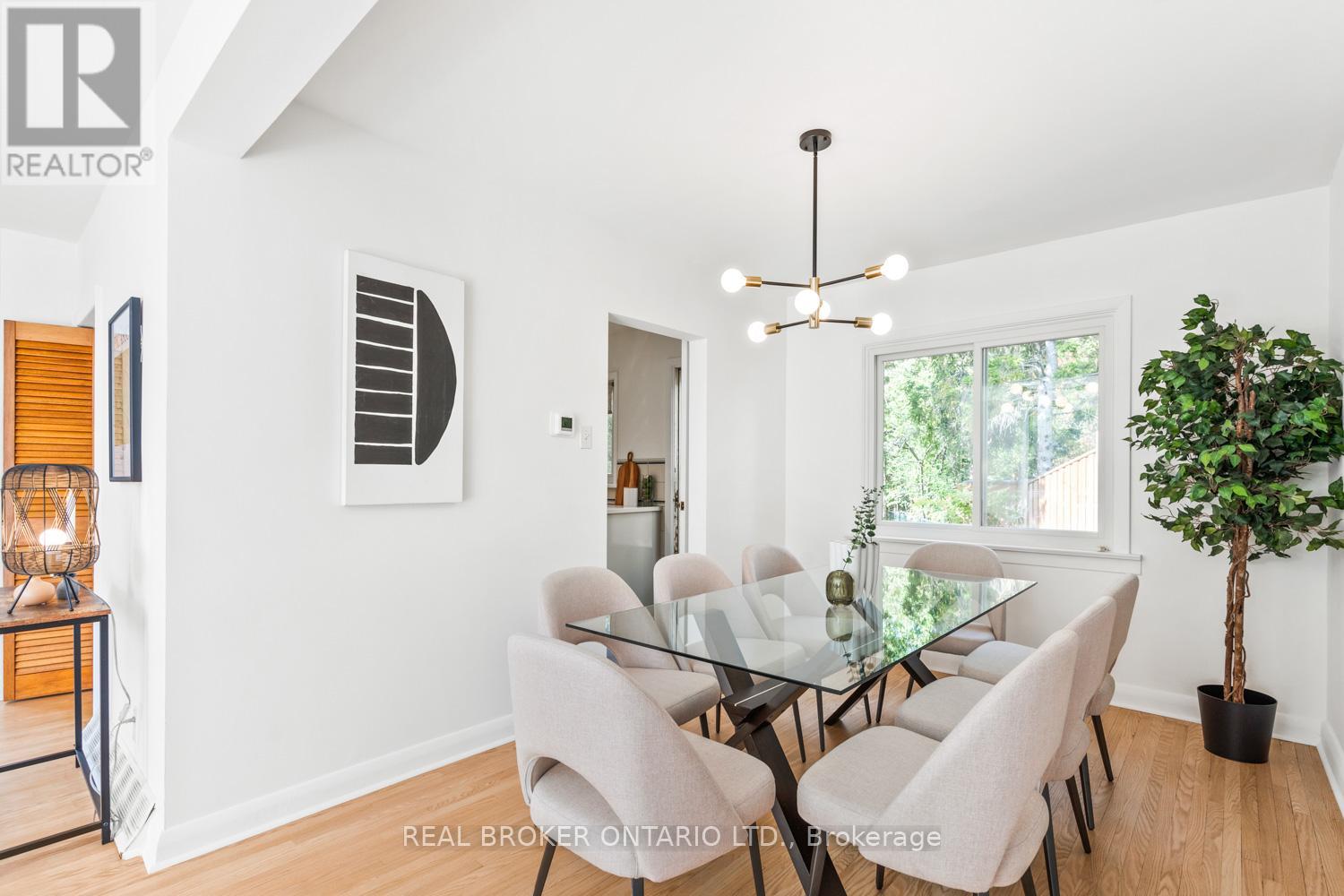29 Veery Place, Toronto (Banbury-Don Mills), Ontario  M3C 2C9 - Photo 7 - C12475818