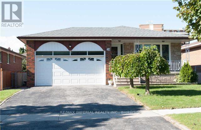 28 BOWHILL CRESCENT, Toronto, Ontario
