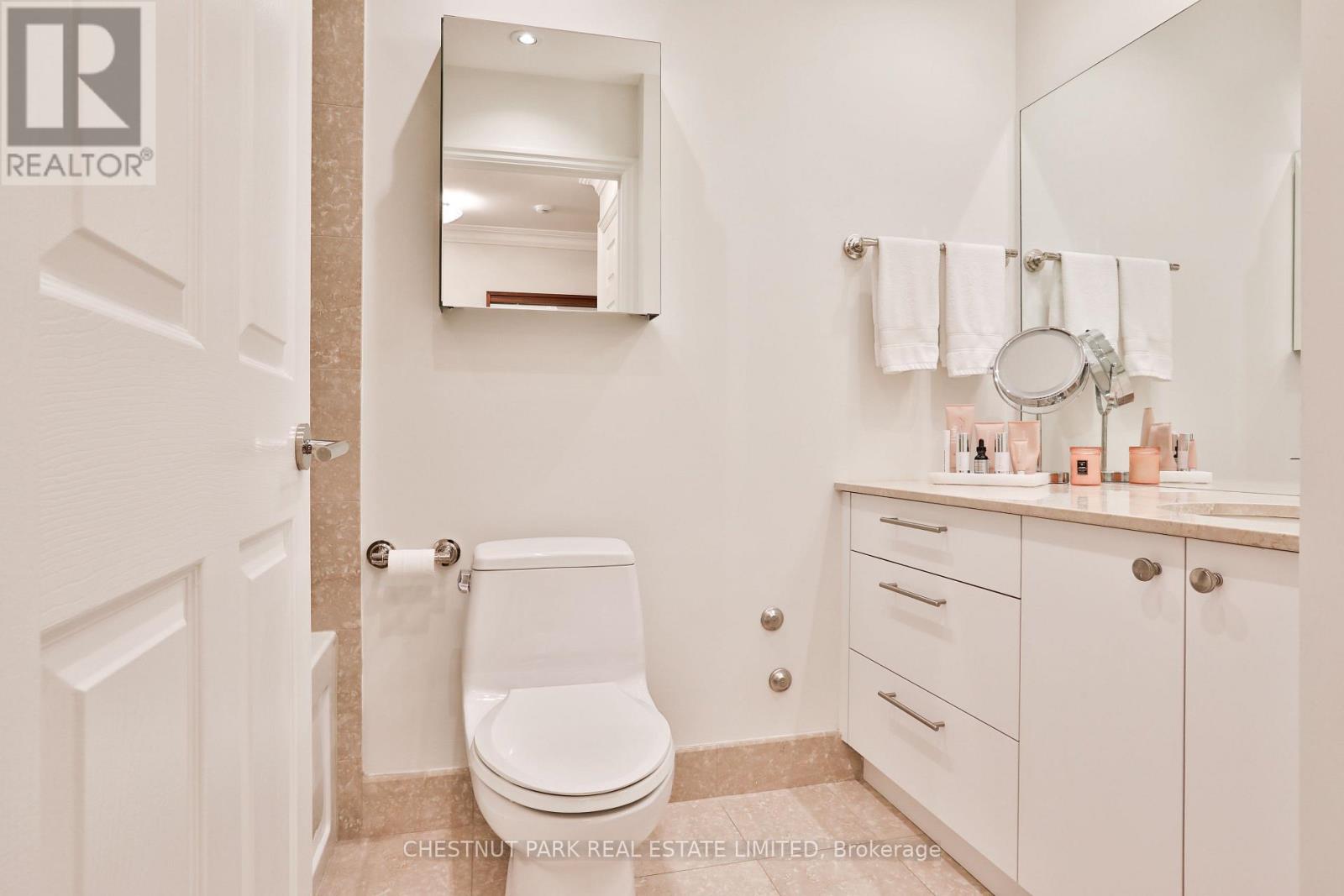 301 - 55 Delisle Avenue, Toronto, Ontario  M4V 3C2 - Photo 21 - C12475879
