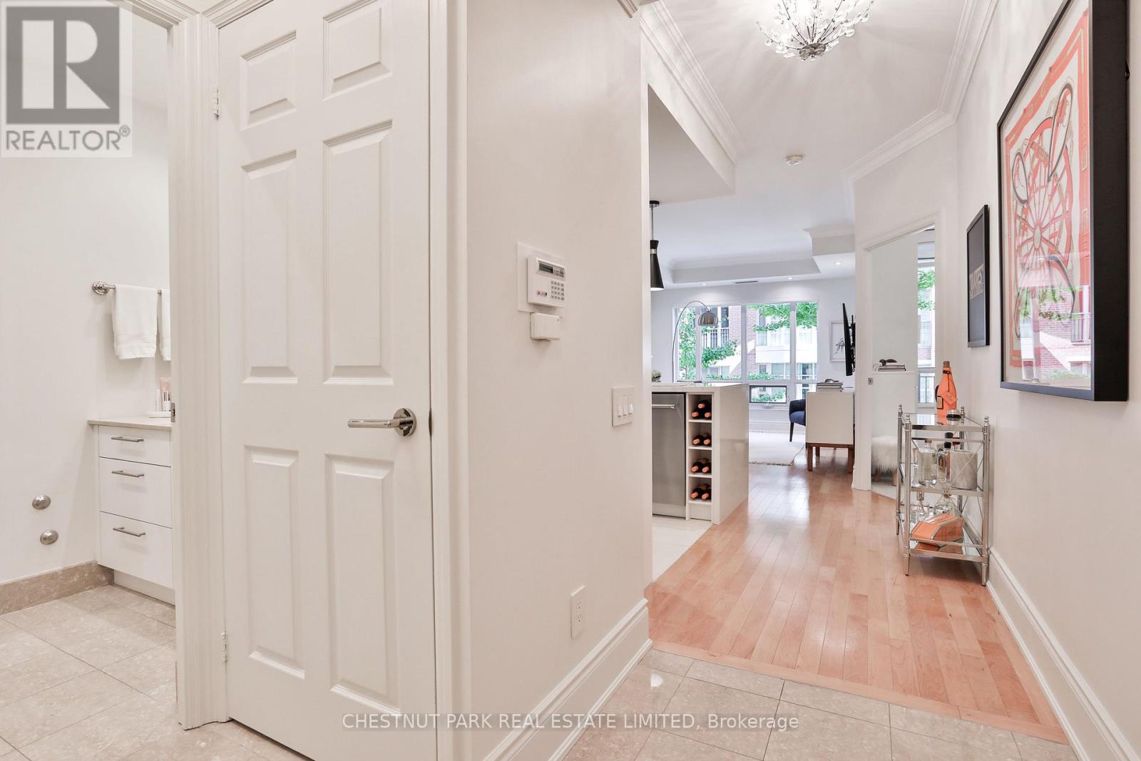 301 - 55 Delisle Avenue, Toronto, Ontario  M4V 3C2 - Photo 3 - C12475879