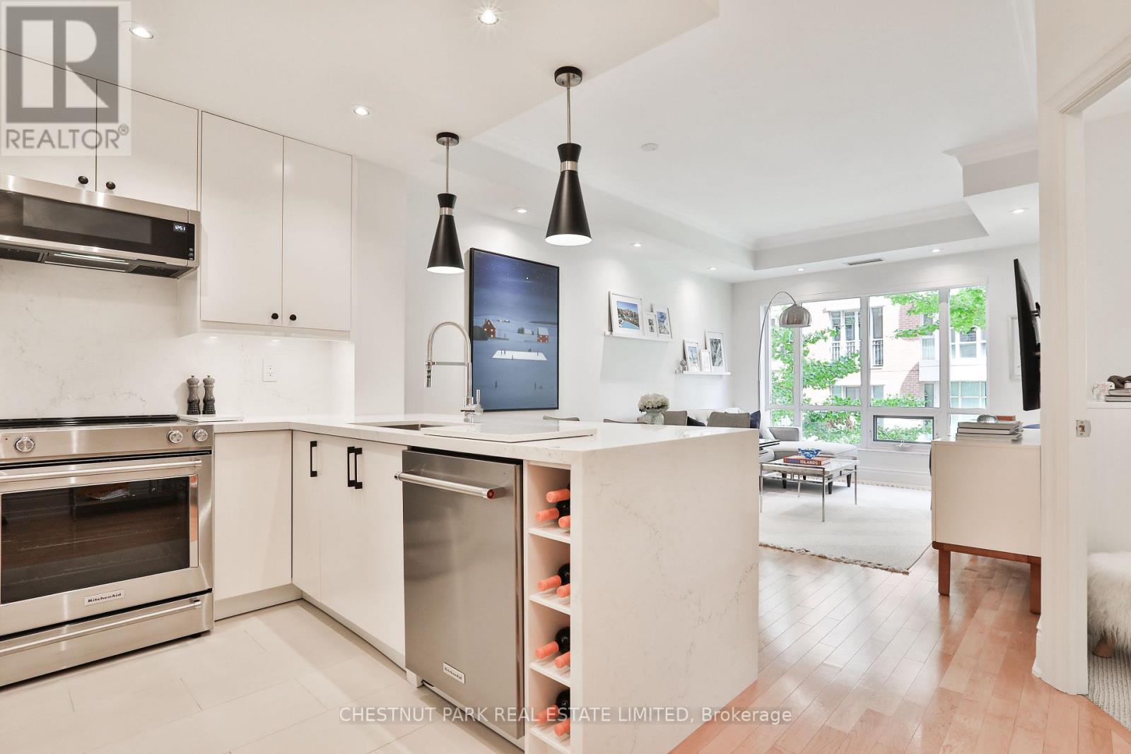 301 - 55 Delisle Avenue, Toronto, Ontario  M4V 3C2 - Photo 6 - C12475879