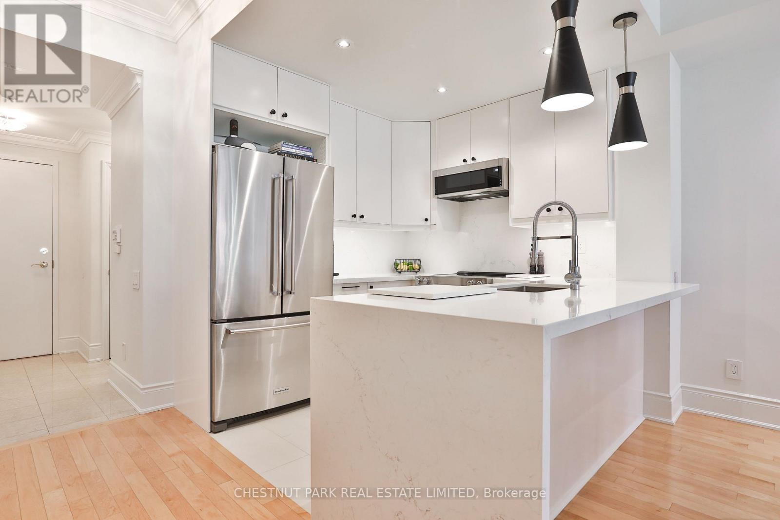 301 - 55 Delisle Avenue, Toronto, Ontario  M4V 3C2 - Photo 7 - C12475879