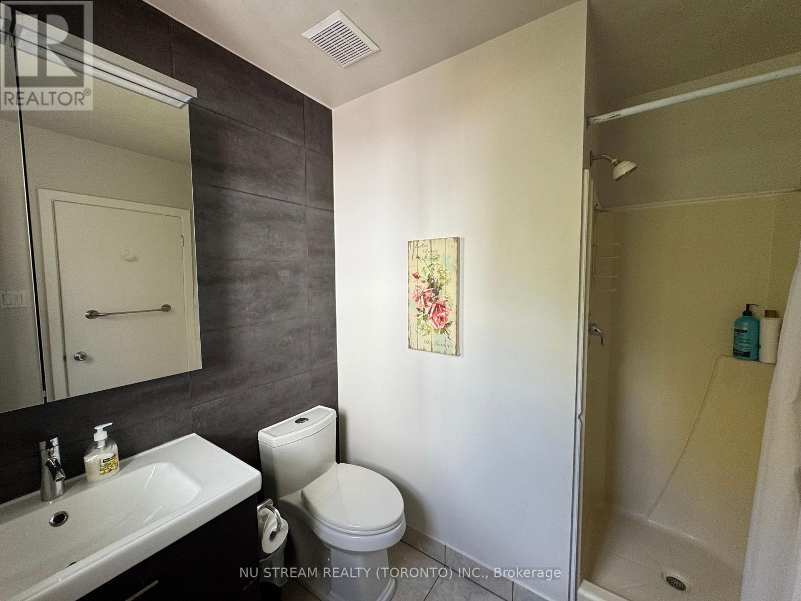 5 Basswood Road, Toronto, Ontario  M2N 2N2 - Photo 17 - C12475918