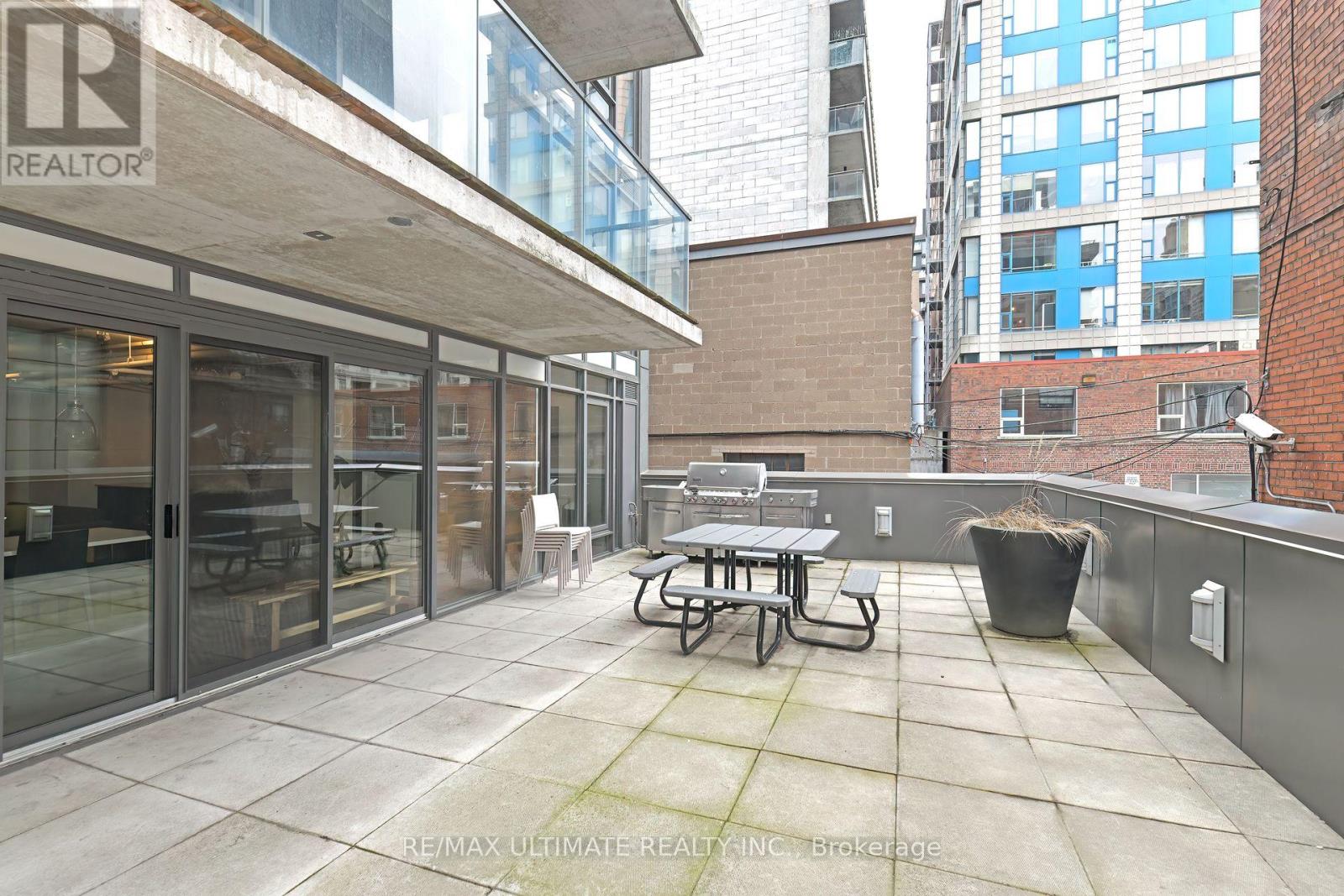 402 - 32 Camden Street, Toronto, Ontario  M5V 1V1 - Photo 18 - C12475926