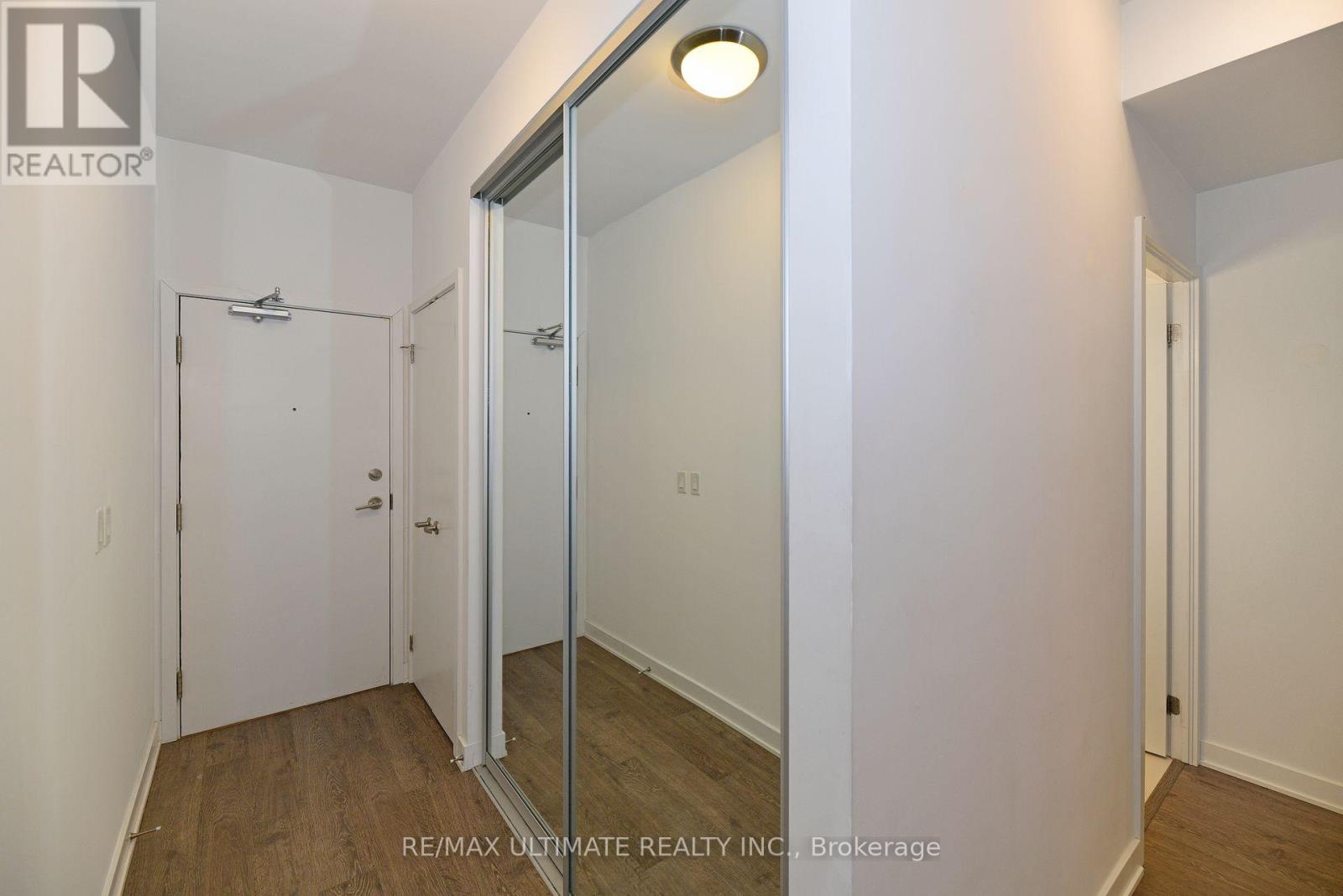 402 - 32 Camden Street, Toronto, Ontario  M5V 1V1 - Photo 4 - C12475926