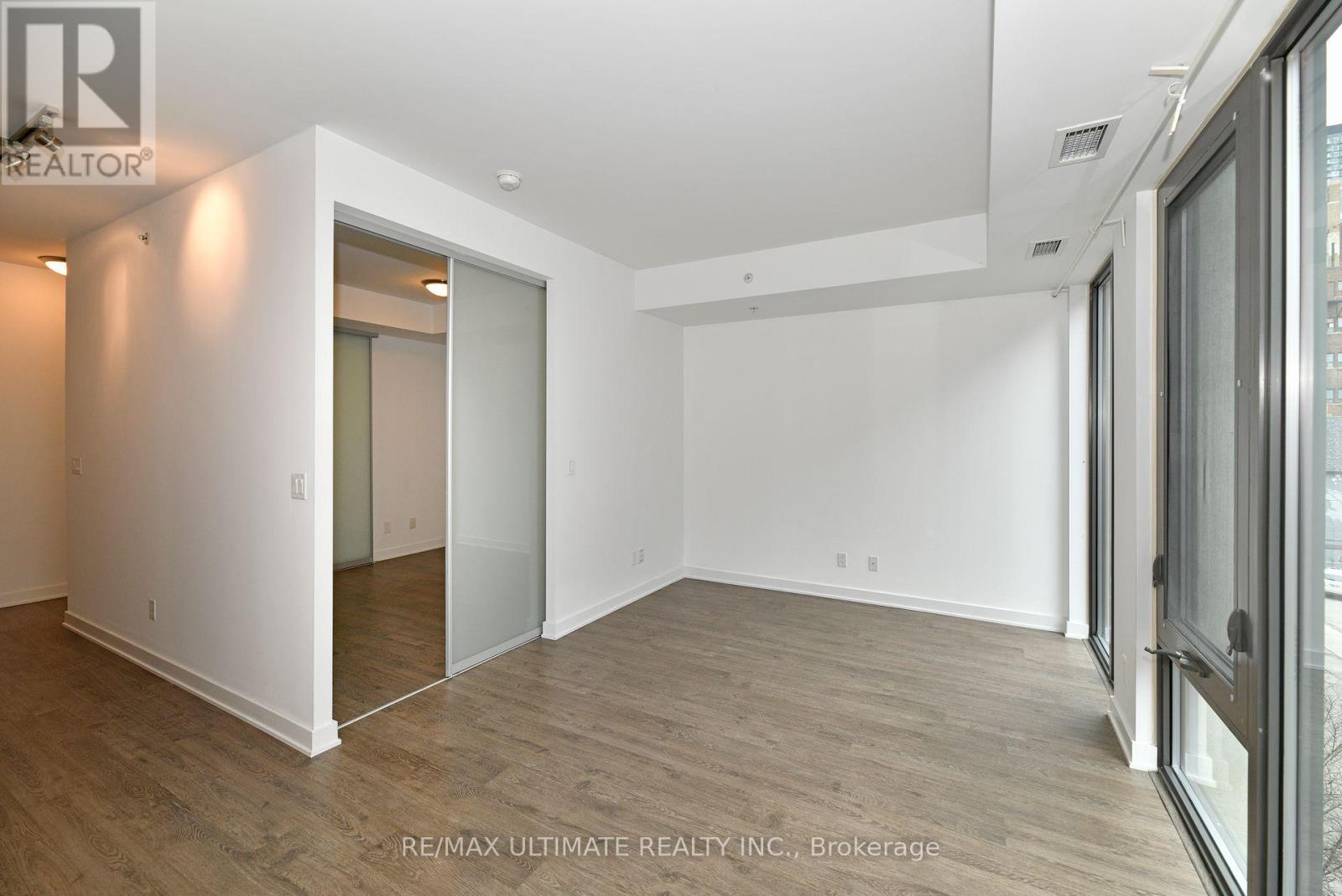 402 - 32 Camden Street, Toronto, Ontario  M5V 1V1 - Photo 6 - C12475926