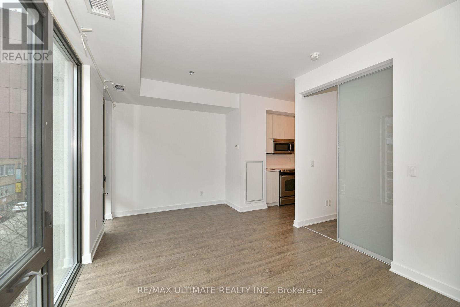 402 - 32 Camden Street, Toronto, Ontario  M5V 1V1 - Photo 7 - C12475926