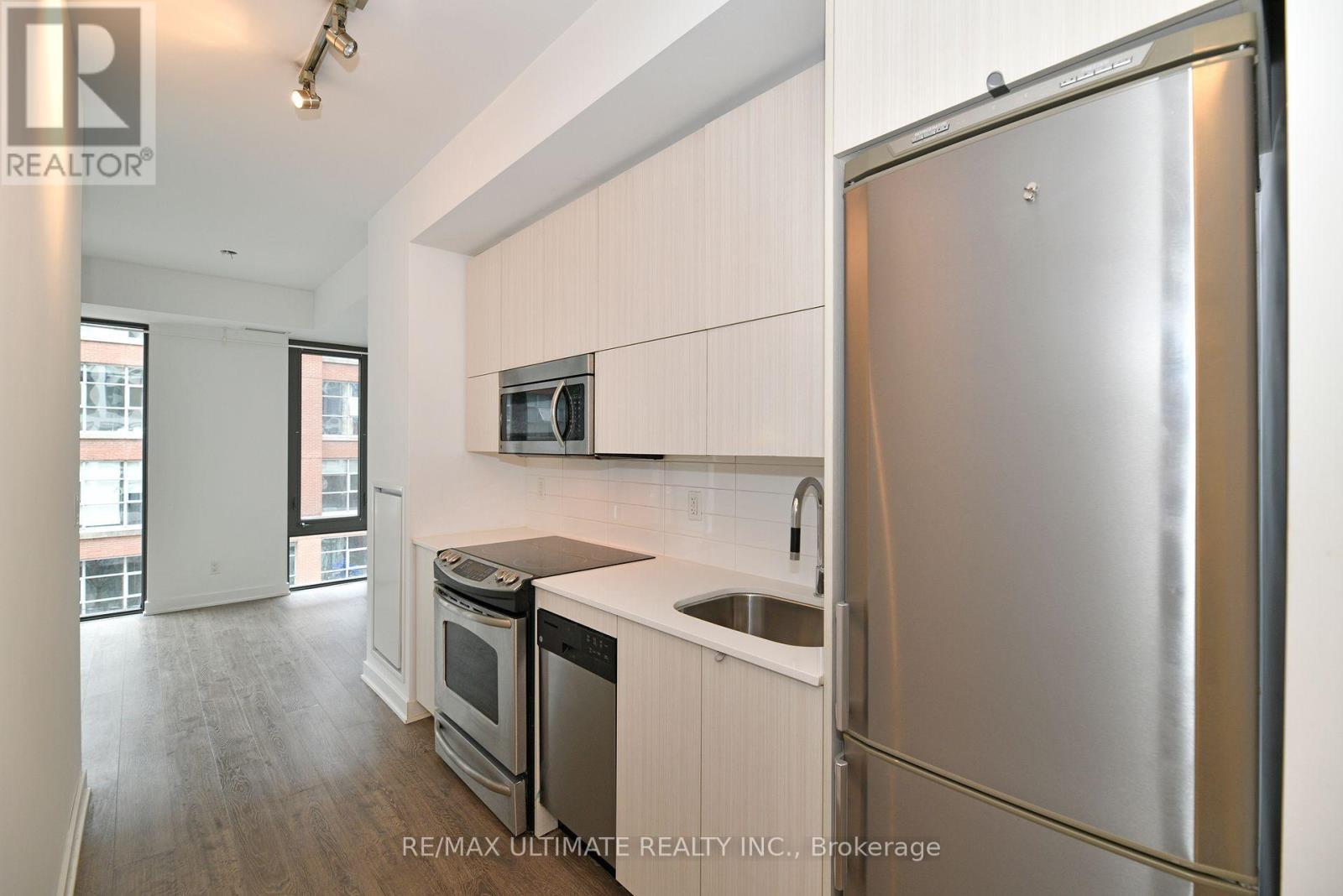 402 - 32 Camden Street, Toronto, Ontario  M5V 1V1 - Photo 9 - C12475926