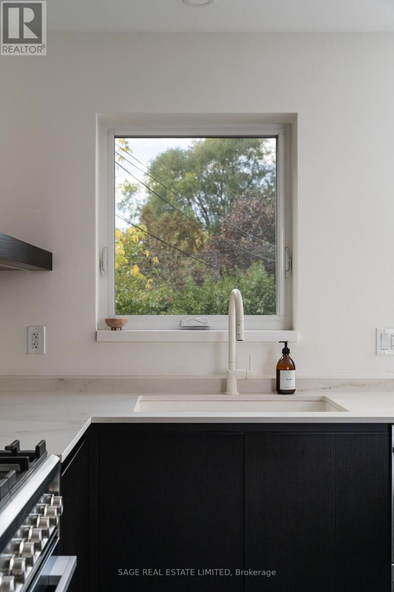 276 Oakwood Avenue, Toronto, Ontario  M6E 2V6 - Photo 3 - C12475948