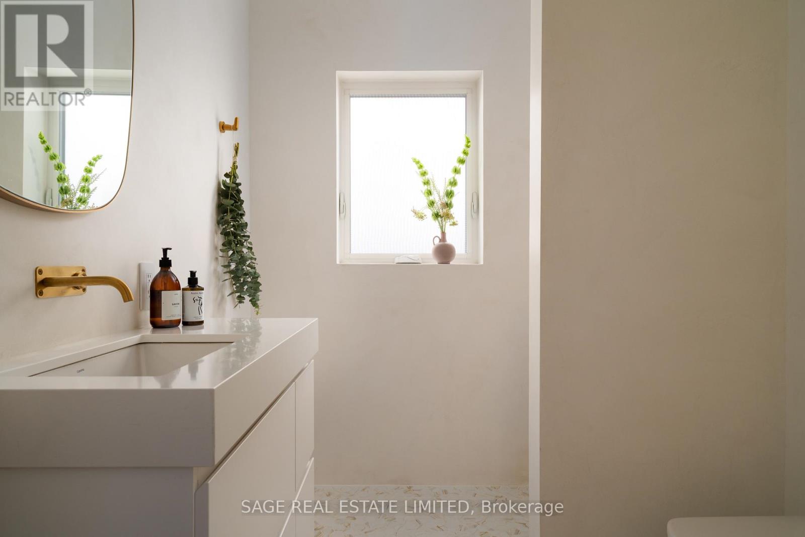 276 Oakwood Avenue, Toronto, Ontario  M6E 2V6 - Photo 31 - C12475948