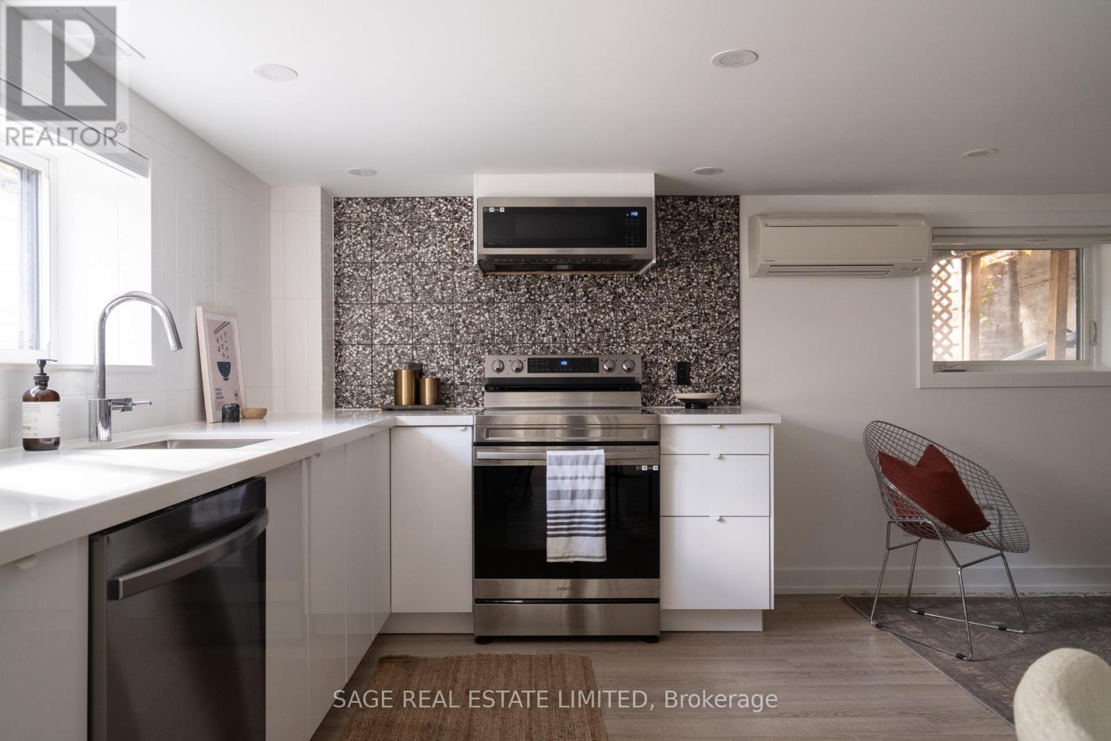 276 Oakwood Avenue, Toronto, Ontario  M6E 2V6 - Photo 43 - C12475948