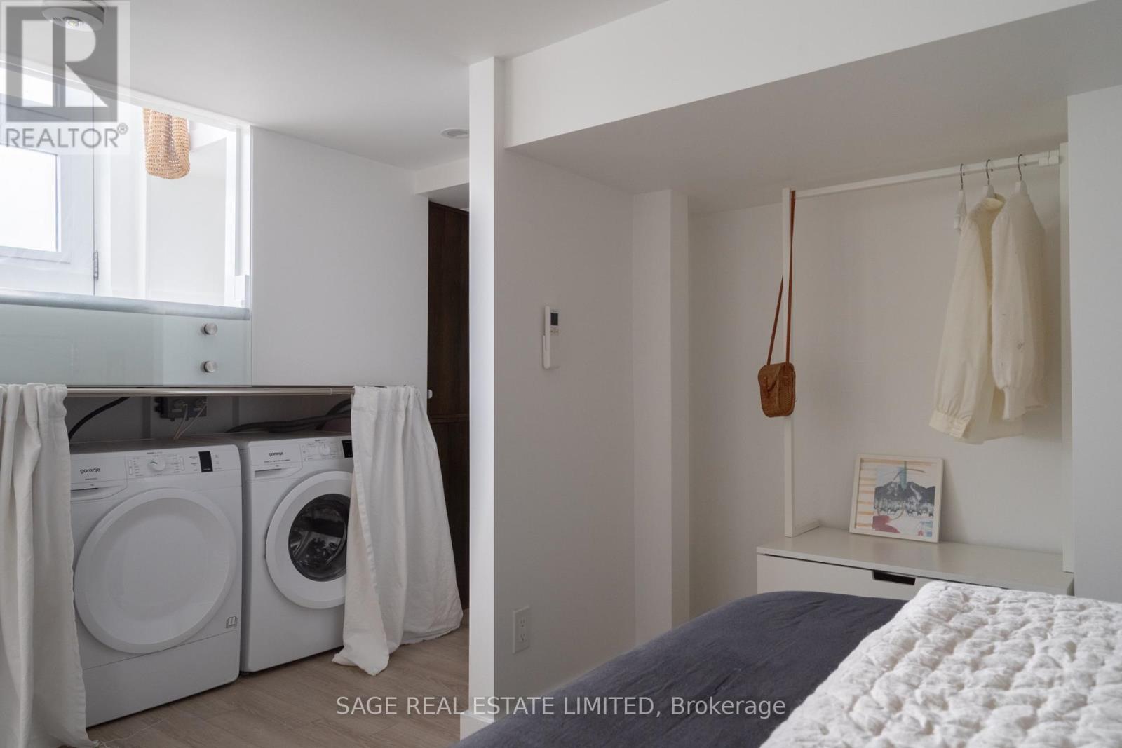 276 Oakwood Avenue, Toronto, Ontario  M6E 2V6 - Photo 44 - C12475948