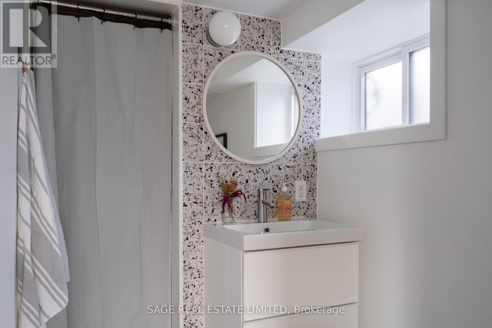 276 Oakwood Avenue, Toronto, Ontario  M6E 2V6 - Photo 45 - C12475948