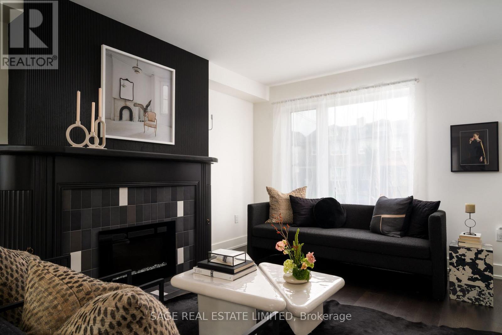 276 Oakwood Avenue, Toronto, Ontario  M6E 2V6 - Photo 5 - C12475948