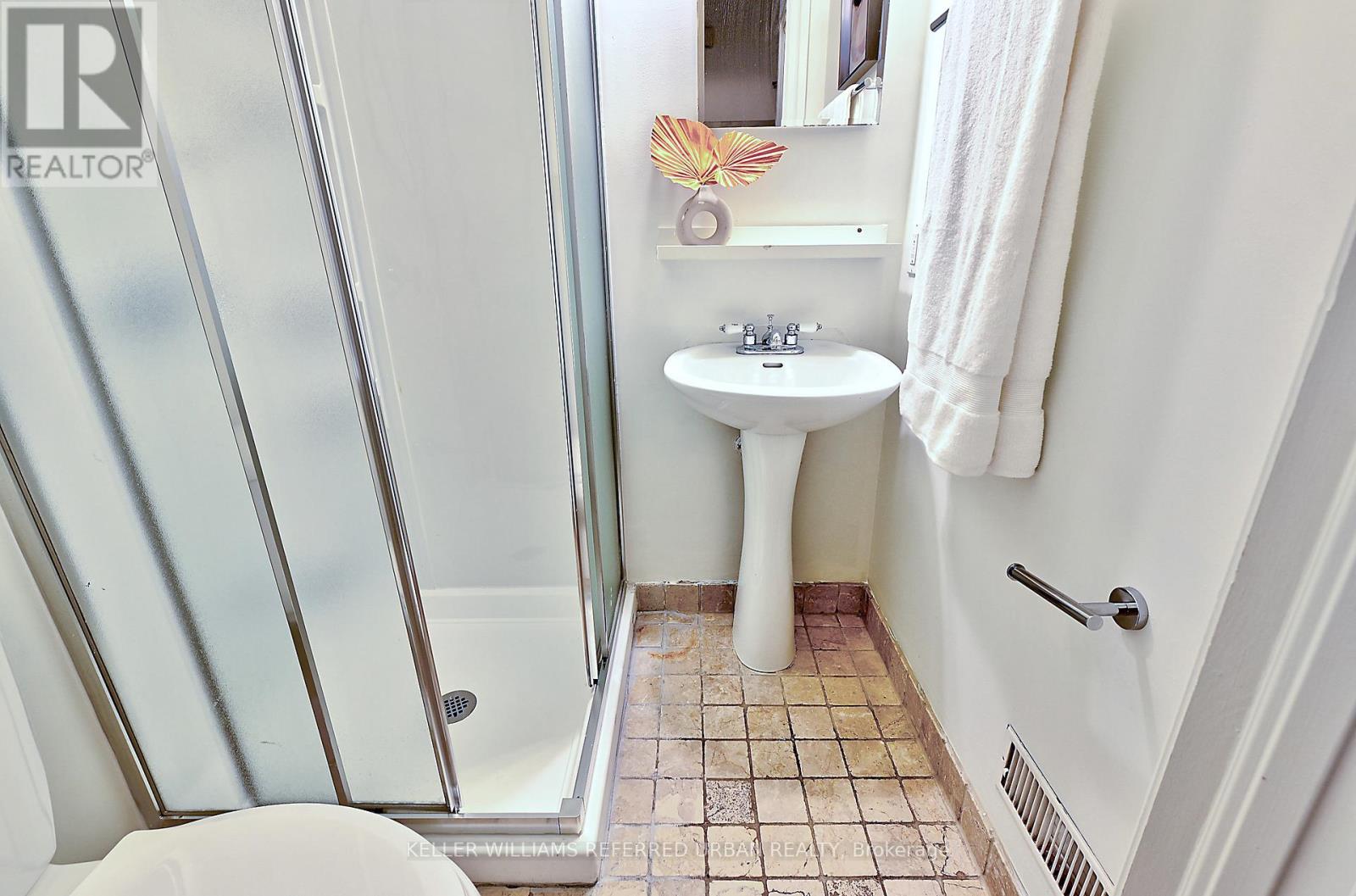789 Markham Street, Toronto, Ontario  M6G 2M4 - Photo 5 - C12475980